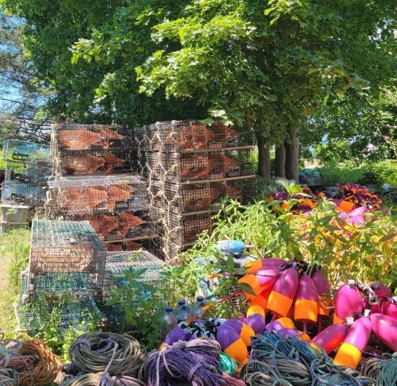 فندق East Wind Inn & Suites