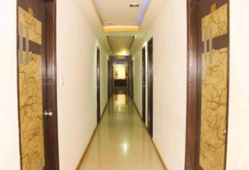Отель I Cloud Sri Sai Inn