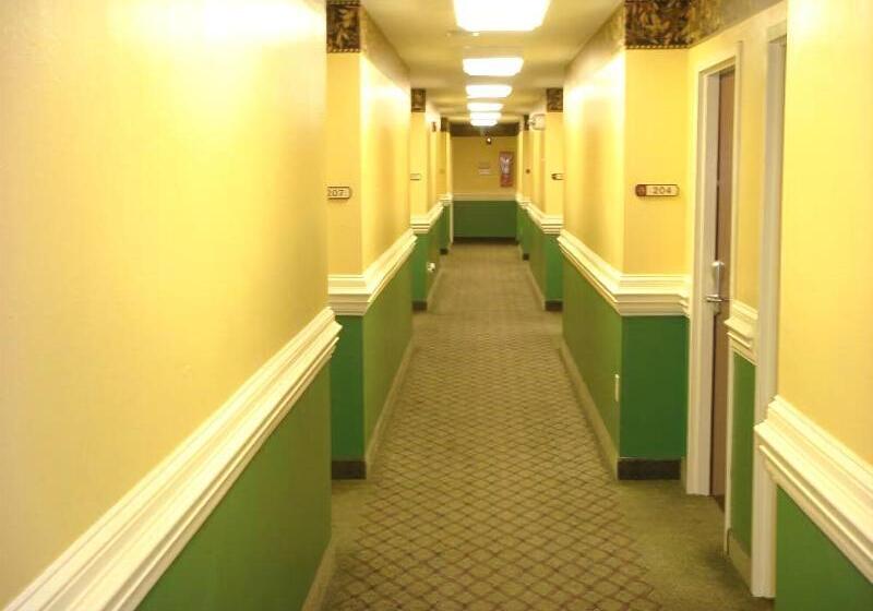 ホテル Mountain Inn & Suites Dunlap