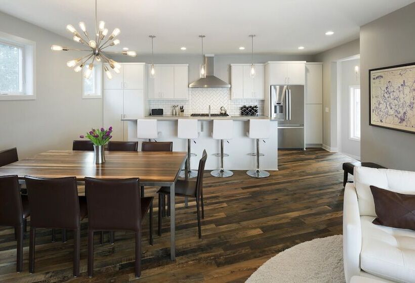 Lakefront Luxury
