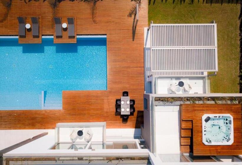 Cove Seaview Villas