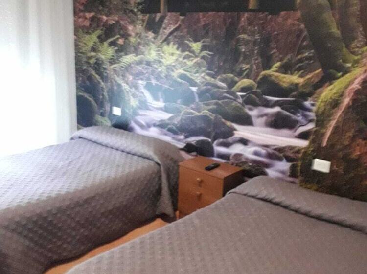 Пансион Hostal Y Albergue Carpinteiras