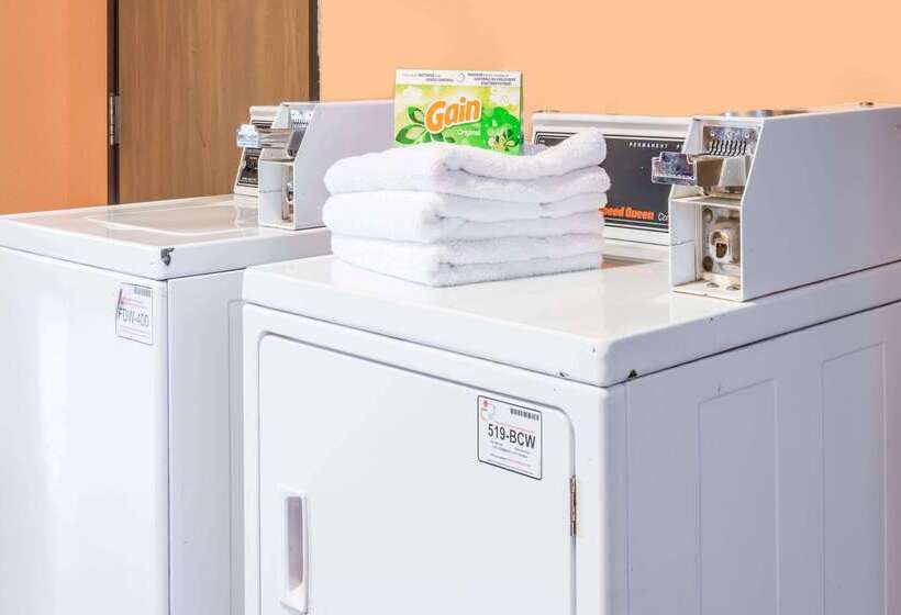 ホテル Knights Inn  Ferguson Mo