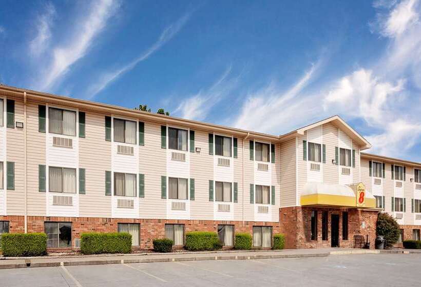 هتل Super 8 By Wyndham Fayetteville