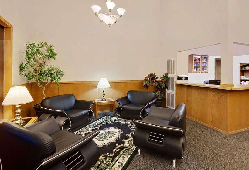 هتل Super 8 By Wyndham Fayetteville