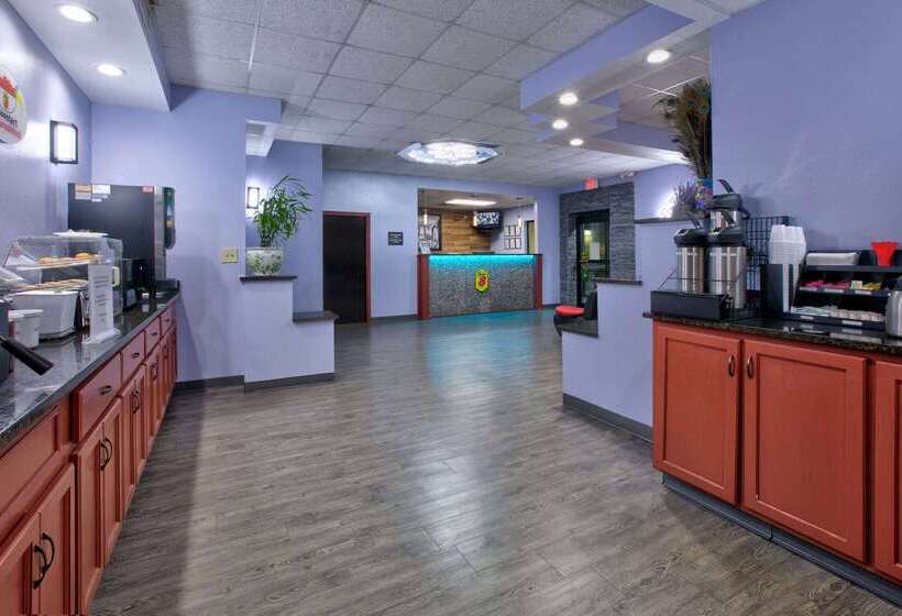 هتل Super 8 By Wyndham Mobile/tillmans Corner