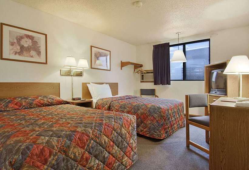 Отель Super 8 By Wyndham Omaha/west Dodge