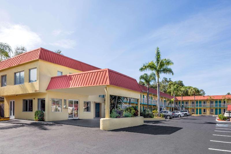 فندق Super 8 By Wyndham Sarasota Near Siesta Key
