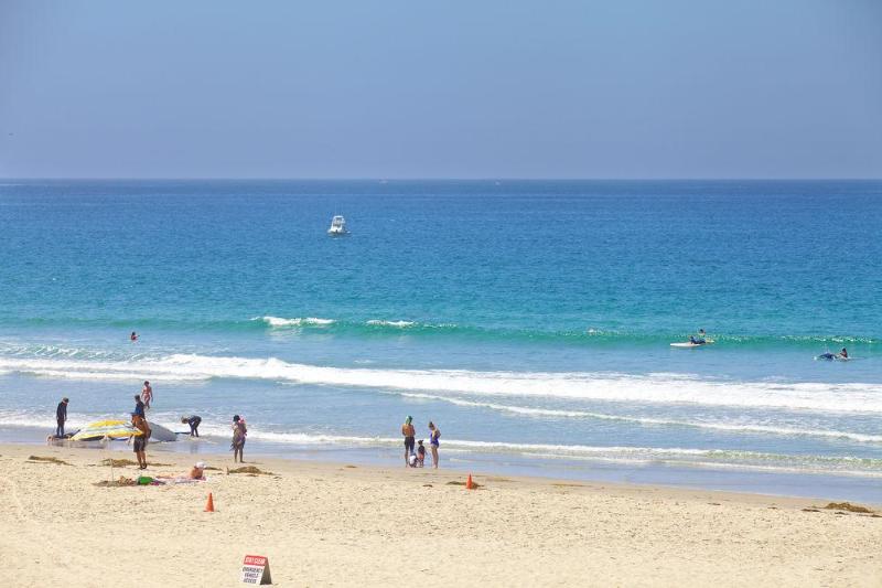 فندق Surfer Beach
