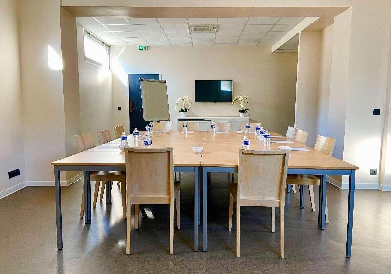 فندق على الطريق Best Western Plus Diamond Valley Inn