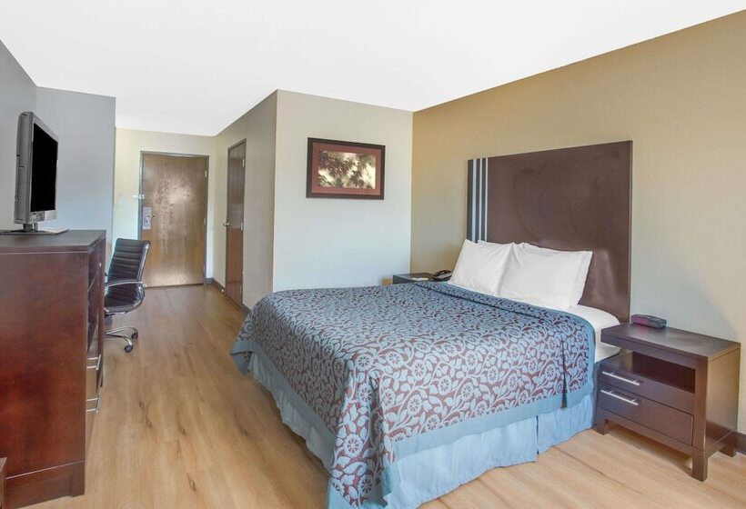 汽车旅馆  Days Inn By Wyndham Le Roy/bloomington Southeast