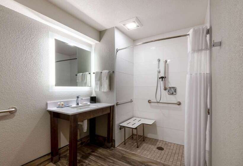 מוטל La Quinta By Wyndham Anchorage Airport