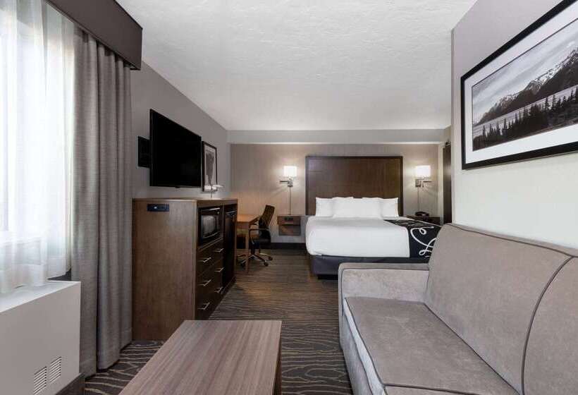 מוטל La Quinta By Wyndham Anchorage Airport
