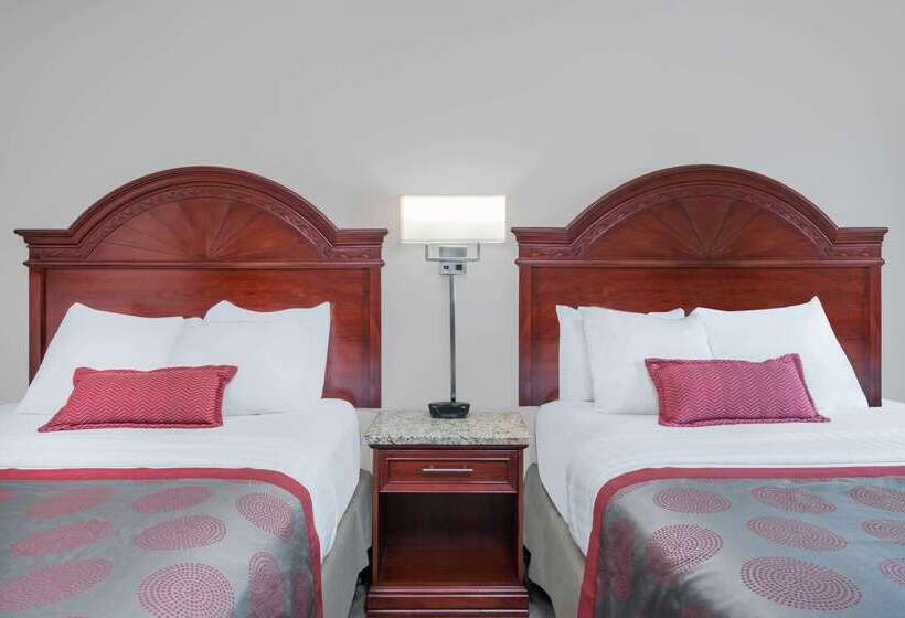 מוטל Ramada By Wyndham Minneapolis Golden Valley