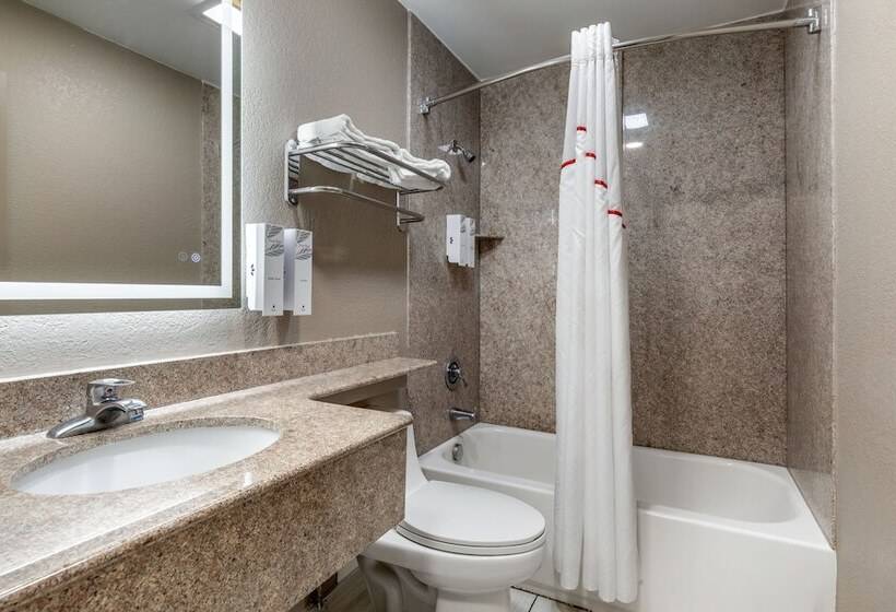 مُتل Red Roof Inn Suffolk