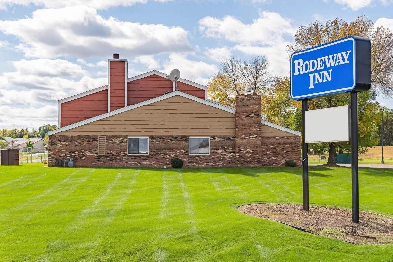 모텔 Rodeway Inn
