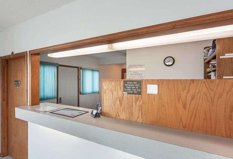 모텔 Rodeway Inn