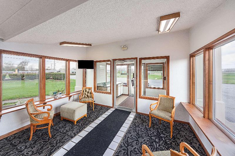 모텔 Rodeway Inn