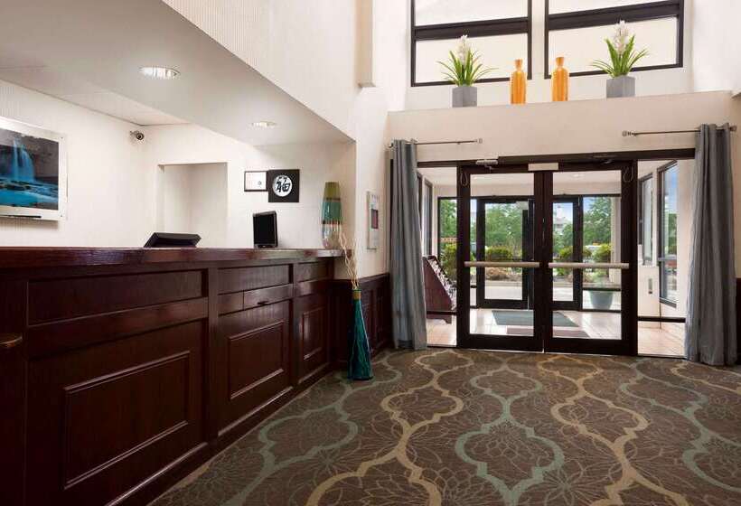 فندق على الطريق Super 8 By Wyndham Aurora/naperville Area