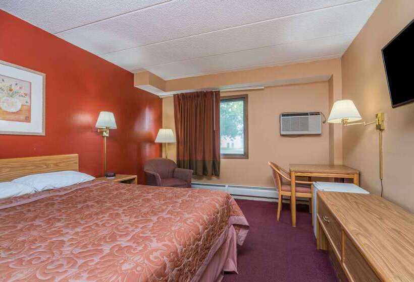 فندق على الطريق Super 8 By Wyndham Brooklyn Center/mpls