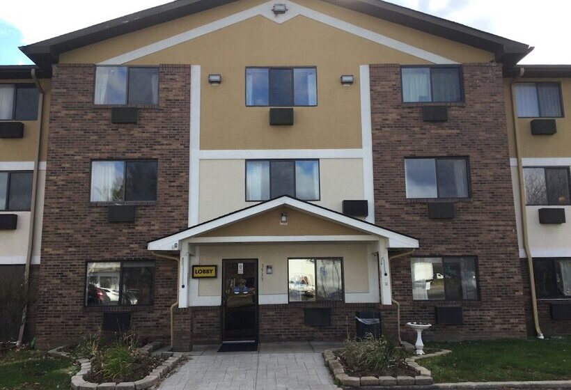 מוטל Super 8 By Wyndham Canton/livonia Area