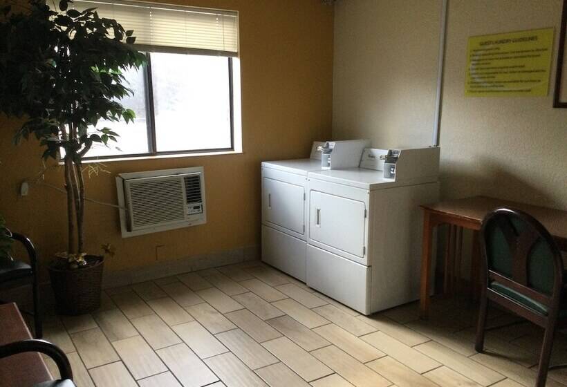 מוטל Super 8 By Wyndham Canton/livonia Area