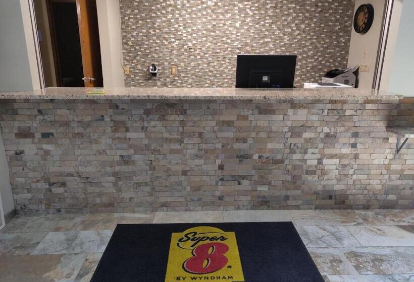 汽车旅馆  Super 8 By Wyndham Dekalb Il