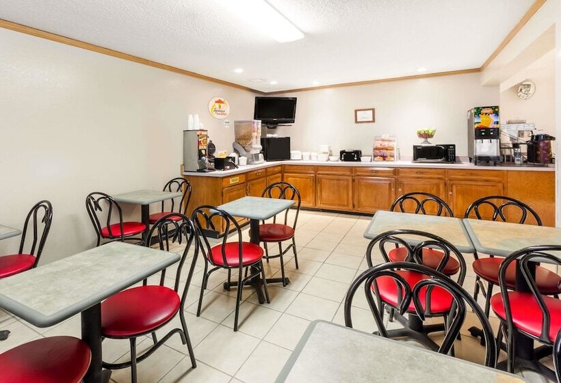 מוטל Super 8 By Wyndham Ionia Mi