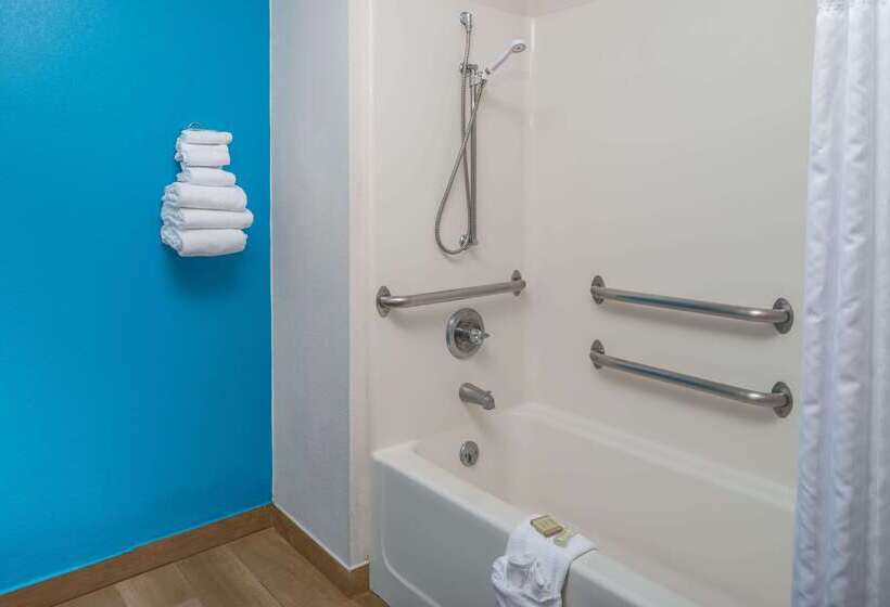 مُتل Super 8 By Wyndham Lincoln West