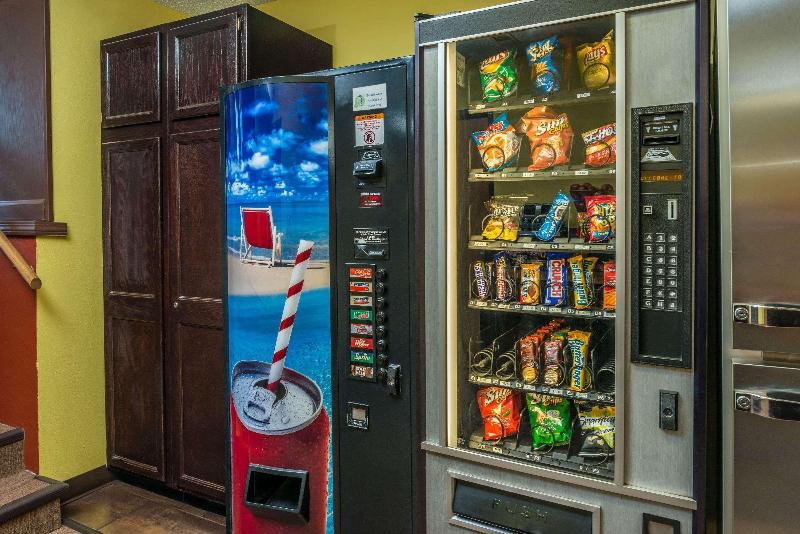 مُتل Super 8 By Wyndham Lincoln West