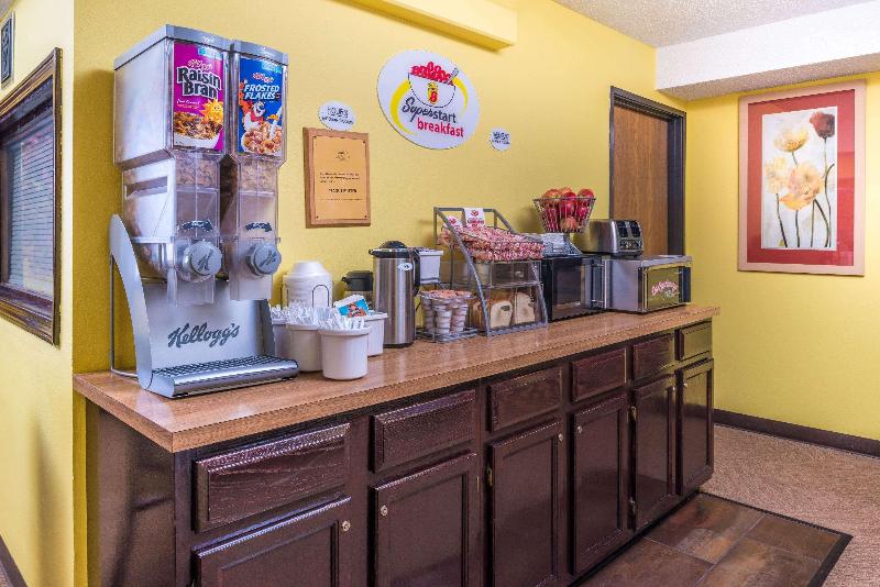 مُتل Super 8 By Wyndham Lincoln West