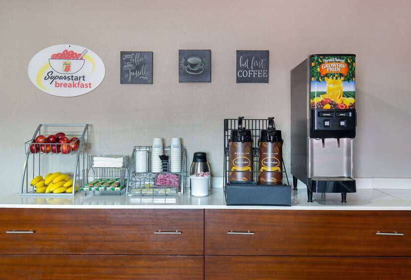 מוטל Super 8 By Wyndham Somerset