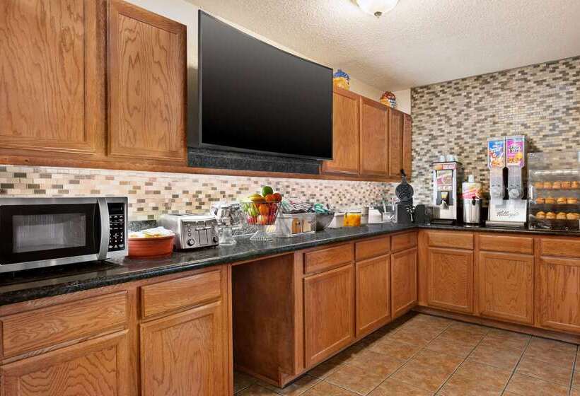 فندق على الطريق Super 8 By Wyndham Waco University Area