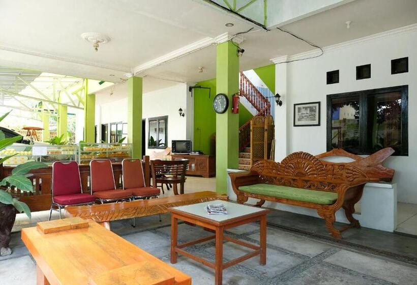 فندق صغير Esbe Hotel Syariah By Oyo Rooms