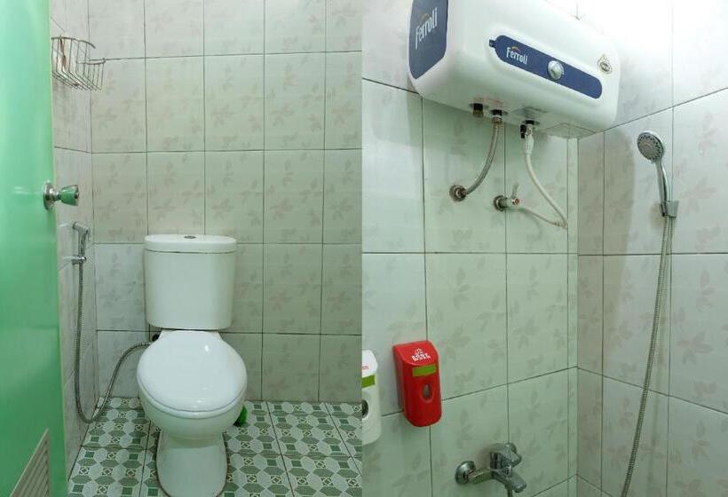فندق صغير Esbe Hotel Syariah By Oyo Rooms