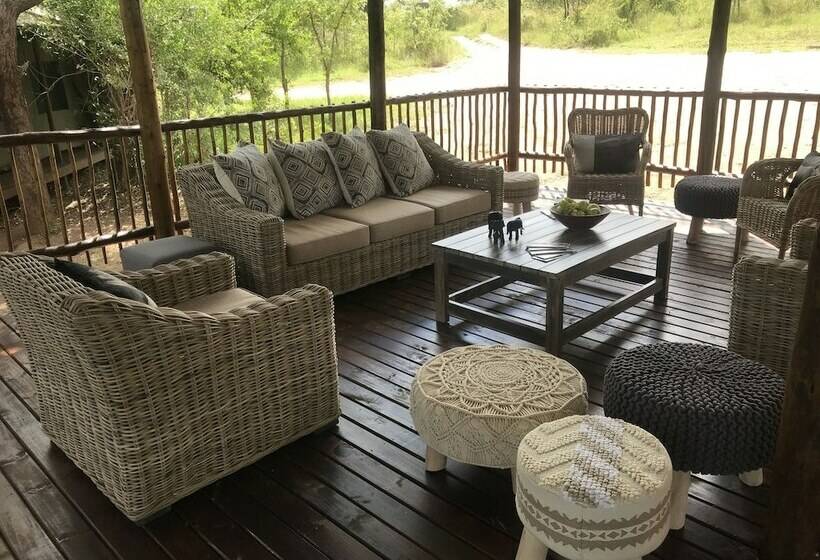 Hotel Buffalo Rock Tented Camp