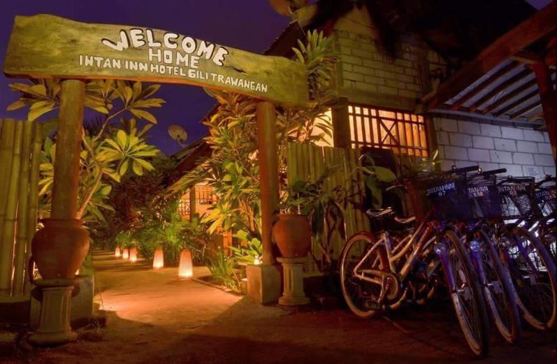 Отель Intan Inn And Resto Gili Trawangan
