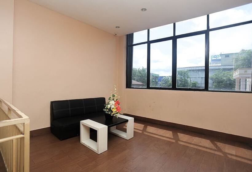 هتل Royal Borneo Guesthouse By Oyo Rooms