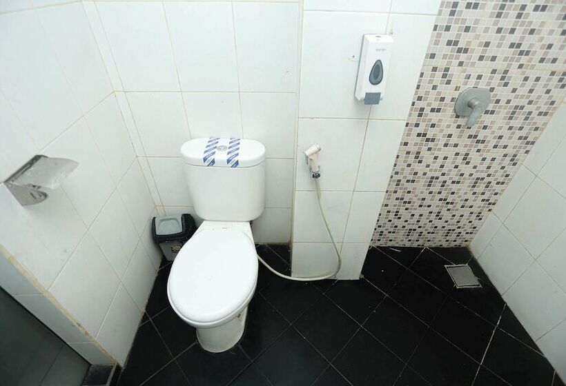 هتل Royal Borneo Guesthouse By Oyo Rooms