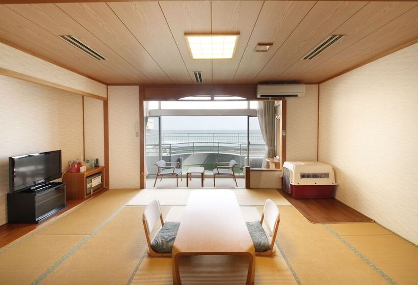 ホテル Shibugoe Onjuku