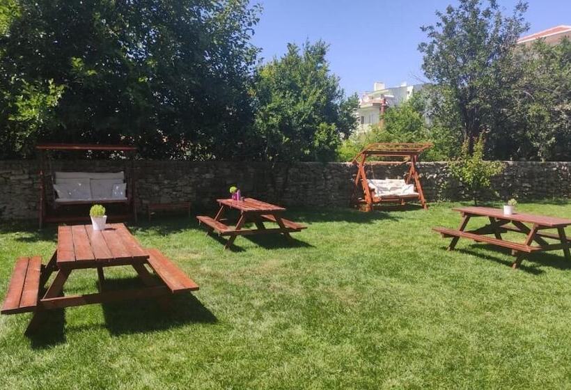 هتل Eceabat Gezen