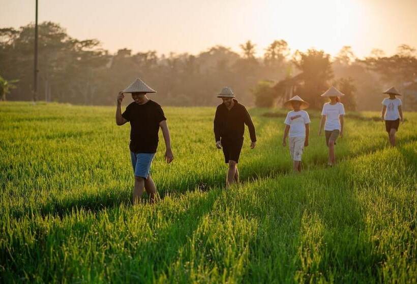 بنسيون Bakungan Dijero Homestay