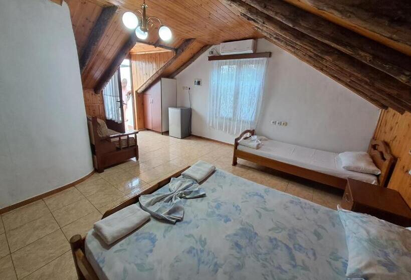 پانسیون Guest House Argjiro Castle