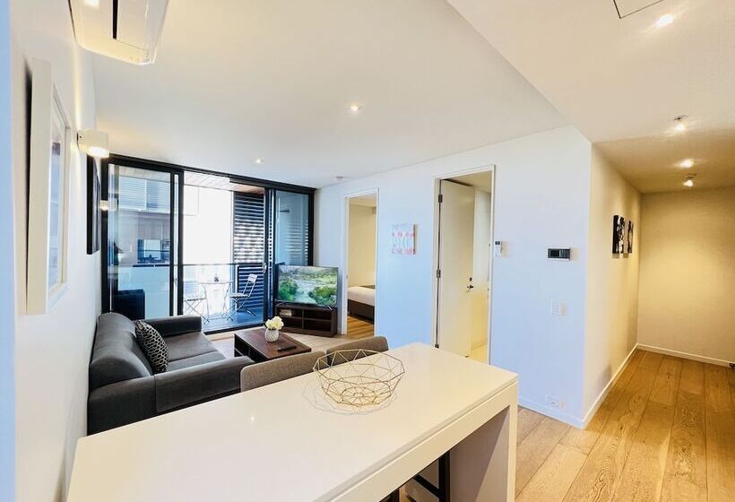 Flinders Street Apartments