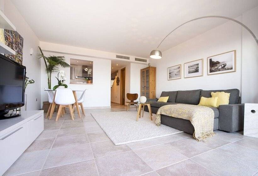 Penthouse M Reserva Del Higueron 3 Bedrooms. Transfer To The Beach And Train Station. Jacuzzi. Wifi