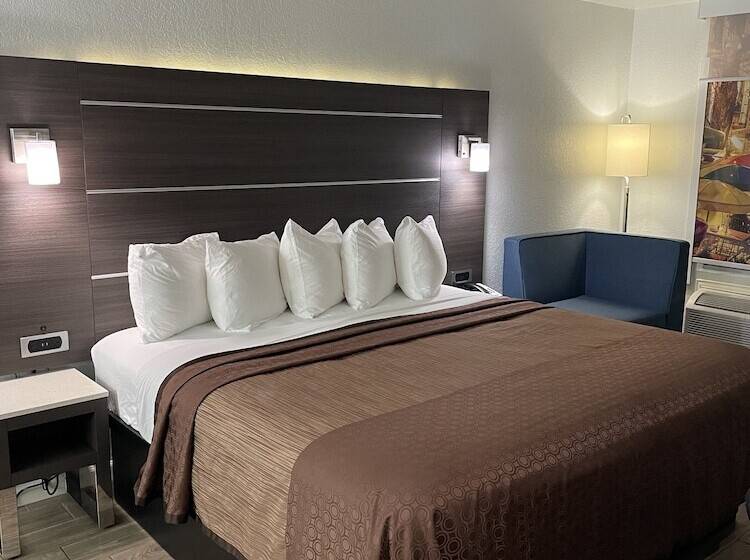 هتل Econo Lodge Inn & Suites Near Lackland Afb
