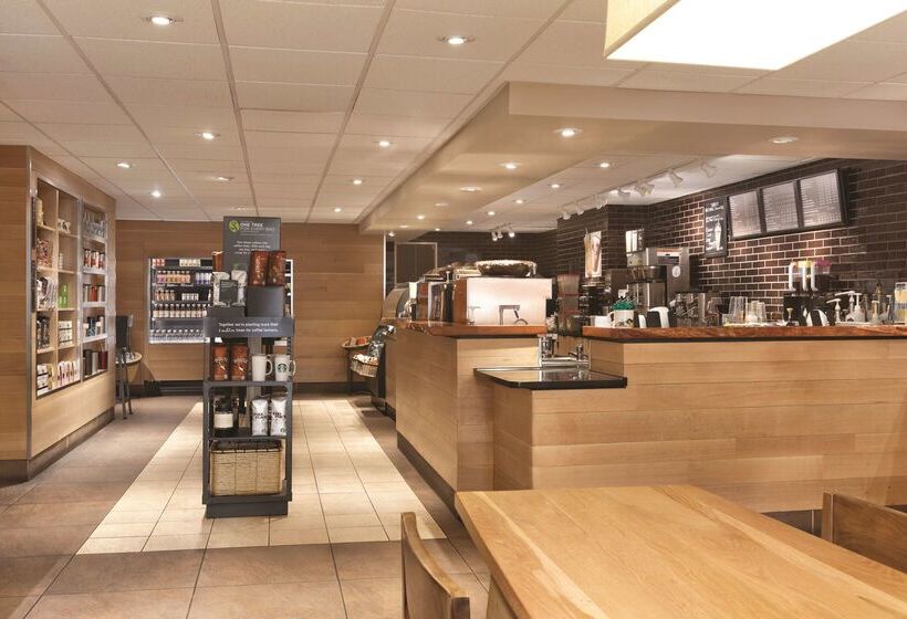 هتل Embassy Suites Baltimore  Inner Harbor