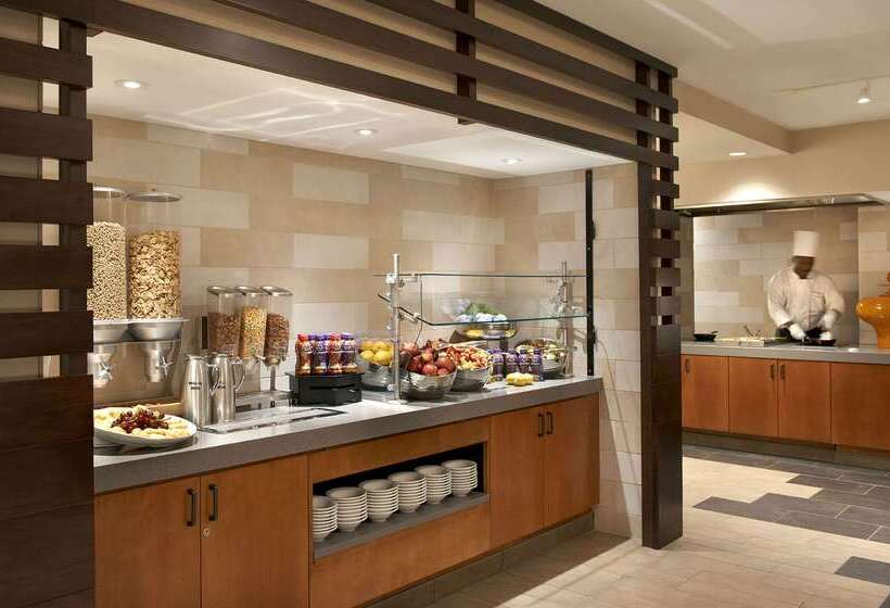 هتل Embassy Suites Baltimore  Inner Harbor