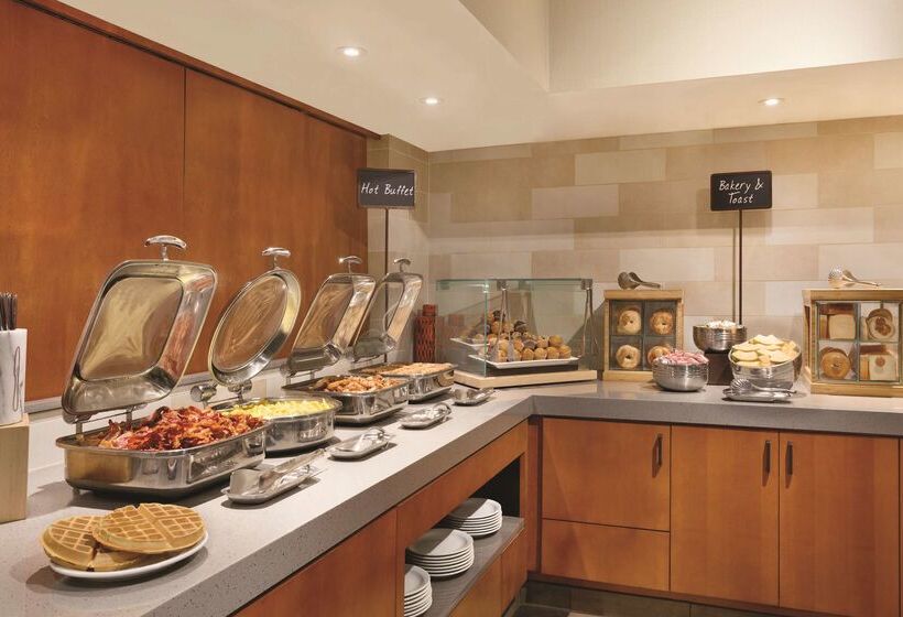 هتل Embassy Suites Baltimore  Inner Harbor