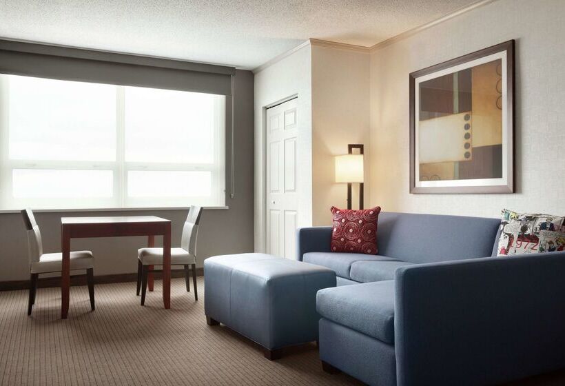 هتل Embassy Suites Baltimore  Inner Harbor